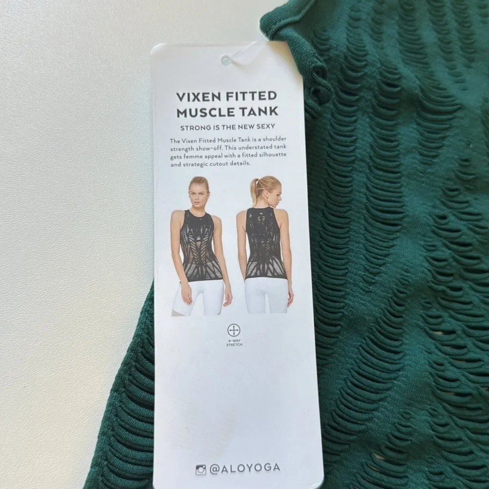 ALO Yoga Women's Vixen Green Tank Top size small